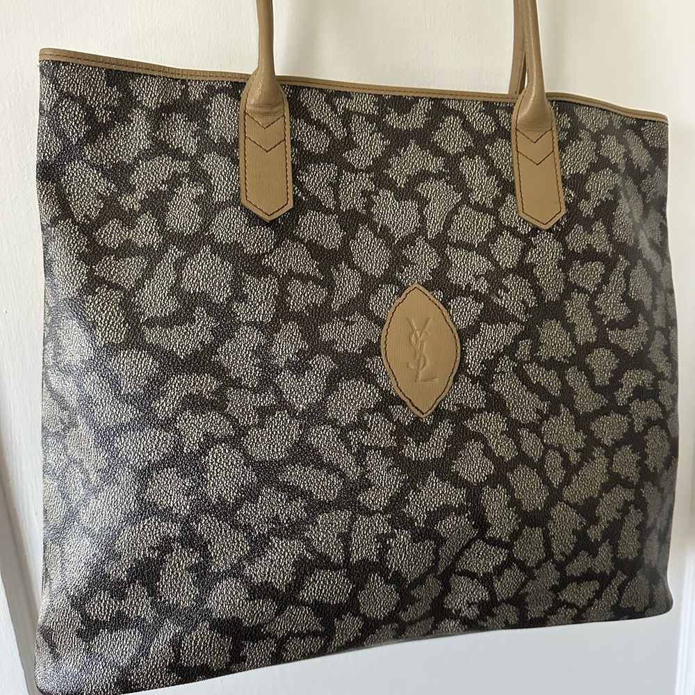 Yves Saint Laurent Dark Tan and Taupe Tote Bag in Giraffe Print Coated Canvas